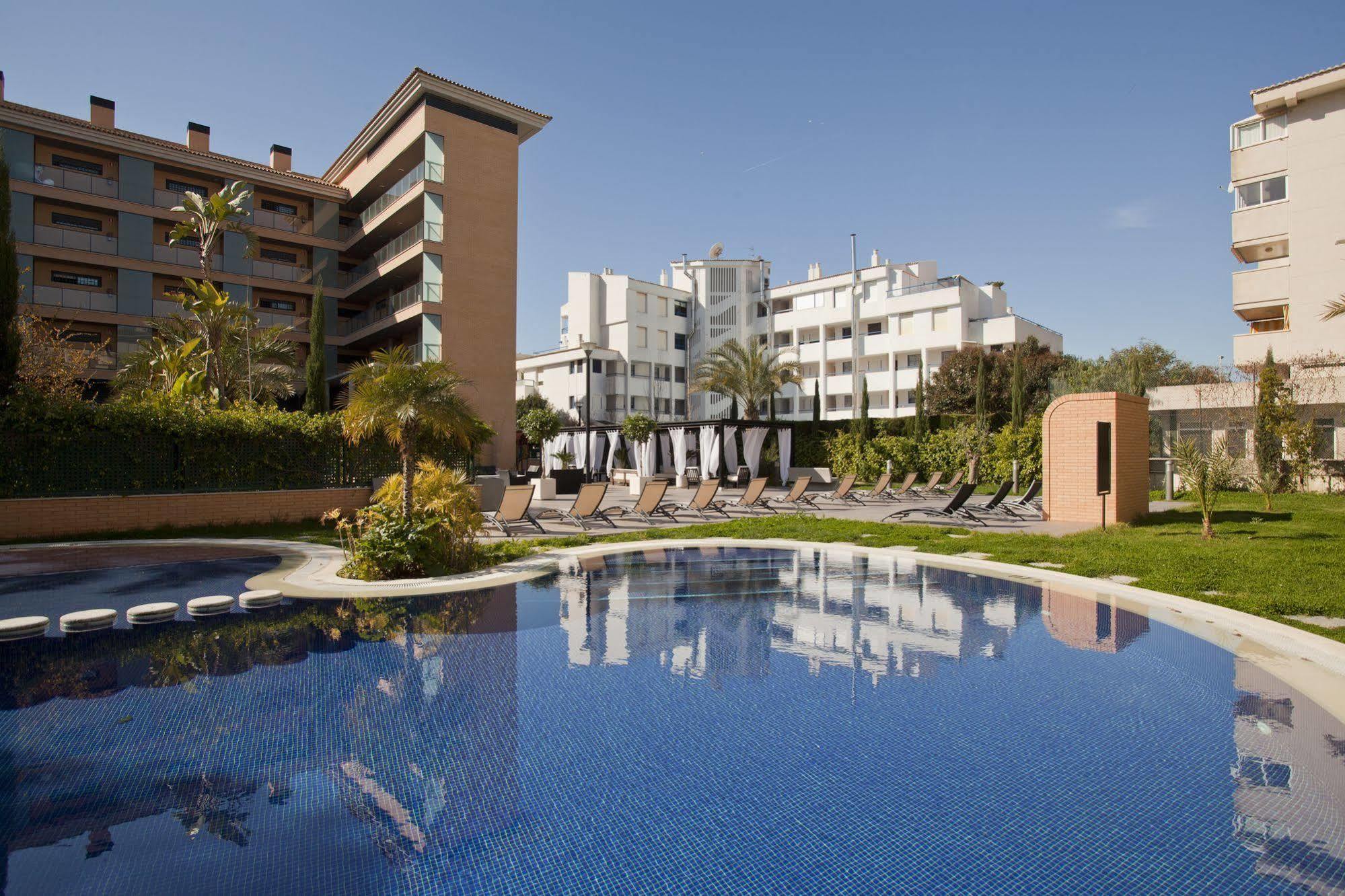 Gastrogroup Holiday Apts Альбир Экстерьер фото
